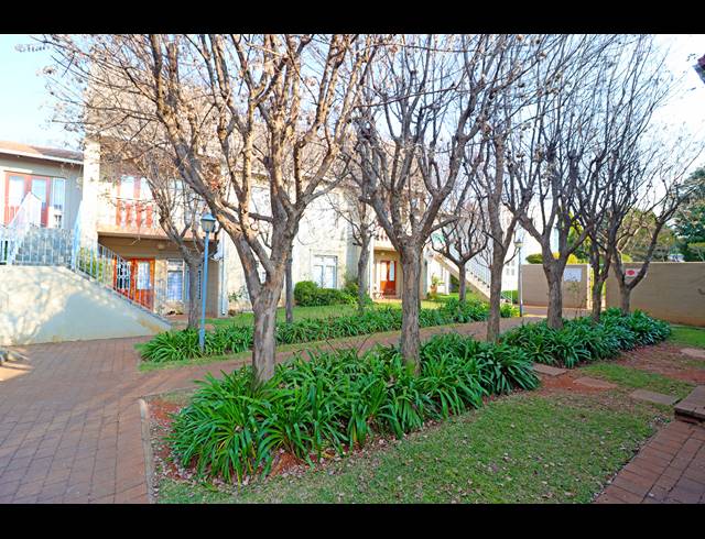 2 BEDROOM APARTMENT FOR SALE IN MONTGOMERY PARK